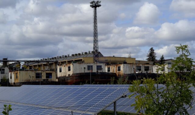 the periphery, shipwrecks, mast, photovoltaic panels