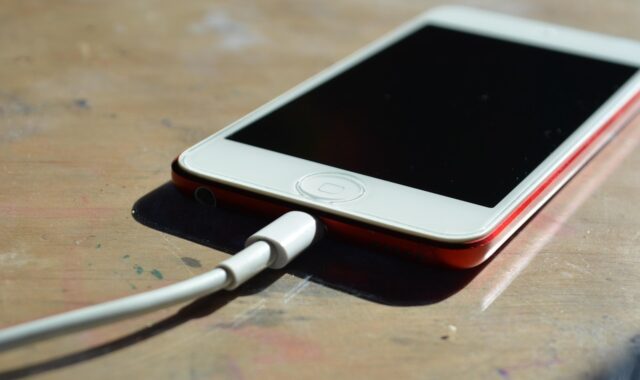 ipod, charging cable, camera, mobile data, connect, transfer, technology, plug, data transfer, cable, apple, ipod, ipod, ipod, ipod, ipod, charging cable