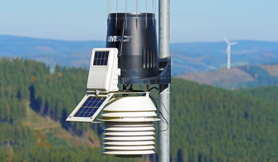 measuring device, environment, sauerland, air purity, load, monitoring, fine dust, wooded area, the district of olpe, high done, mountain country, windmill, nature, forest, fall, highlands, north rhine westphalia, control, mountain range, the ebbe mountains, solar, solar-powered