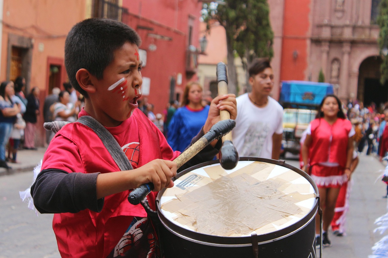 people, drum, street, battery, percussion instrument, drum, drum, drum, drum, drum