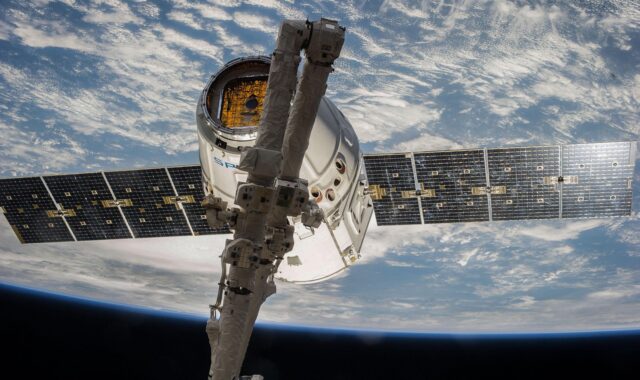 satellite, orbit, spacex, aeronautics, nasa, space, science, flight, technology, vehicle, space station, outer space, solar panels, exploration, spaceship, spacex, spacex, spacex, spacex, spacex, space station, space station