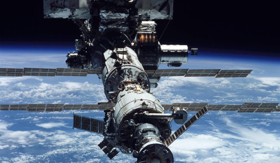 eat, space station, international space station, docking, space shuttle, technology, space, universe, night sky, heaven, astronautics, nasa, space travel, aviation, astronomy, science, research, space station, space station, space station, space station, space station, nasa