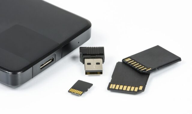 digital data carriers, flash memory, memory cards, computer accessories, photographer's equipment, memory card, electronics, pendrive, flash, high technologies, isolated, modern media, portable, usb memory, data carrier, memory, backup, archiving, usb, computer accessories, memory card, memory card, memory card, memory card, memory card, memory, backup, backup, backup, usb, usb, usb, usb