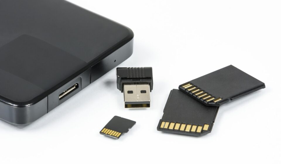 digital data carriers, flash memory, memory cards, computer accessories, photographer's equipment, memory card, electronics, pendrive, flash, high technologies, isolated, modern media, portable, usb memory, data carrier, memory, backup, archiving, usb, computer accessories, memory card, memory card, memory card, memory card, memory card, memory, backup, backup, backup, usb, usb, usb, usb