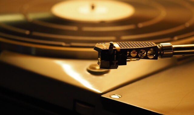 turntable, thorens, stroboskob, analog, audio device, sound, music, hi-fi, system, vinyl records, volume, vinyl, vintage, highend, sme, music playback, plate, technology, pickups, ortofon