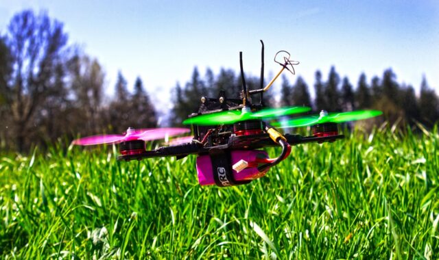 drone, flight, flying, begin, hobby, quadrocopter, technology, propeller, electronics, remotely controlled, nature, flying object, flying drone, engine, electric, battery pack