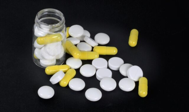 tablets, medicine, medication, battery, energy, health, power, nutrition, balance, treatment, capsules