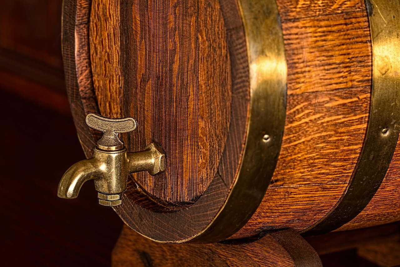 beer barrel, keg, cask, oak, barrel, beer, wood, wooden, cellar, pub, beverage, bar, brass tap, brass hoops, beer, beer, beer, beer, beer