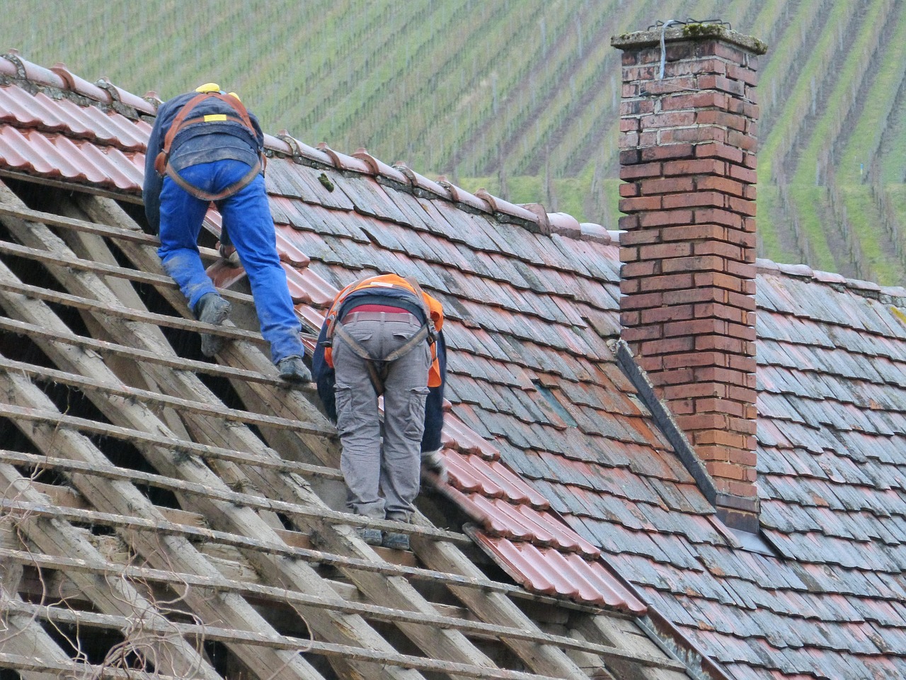 roof, house, chimney, roof panels, building, architecture, demolition, construction site, broken, construction work, tear off, high, dilapidated, decay, roof, chimney, chimney, chimney, chimney, chimney, construction site